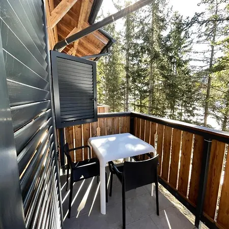 Sunshine Golte E4 Apartma *